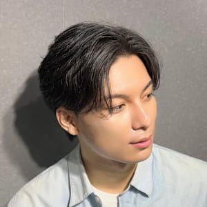 センターパート×フェザーパーマ