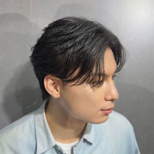 センターパート×フェザーパーマ