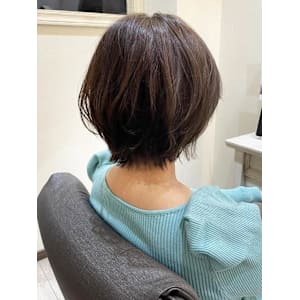 【ジュレベール 阿佐慶】明るめショートボブスタイル