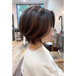 【WORKS】大人可愛いショートボブ×イルミナカラー
