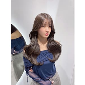 抜け感ある大人可愛いスタイル　上品レイヤー　韓国風/髪質改善