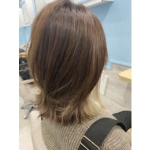 大人気☆イヤリングカラーライトシルバー＆外ハネミディアム