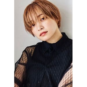 アプリコットベージュのマッシュショート 