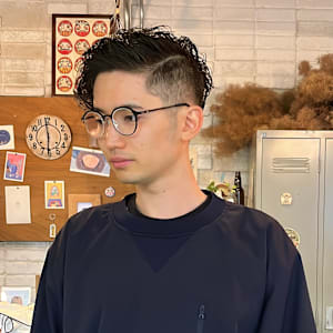 刈り上げウェーブヘア