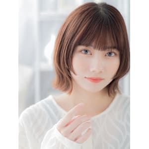 ぱっつん前髪ウルフミディアムくびレイヤー　マロンベージュ