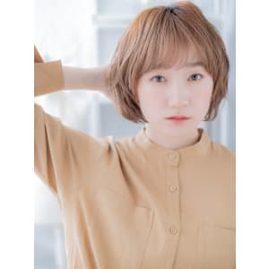 マッシュパーマ前下がりショートウルフカット　くすみベージュ