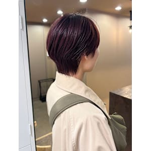 ワインレッド/ショートスタイル/暖色カラー/水素カラー