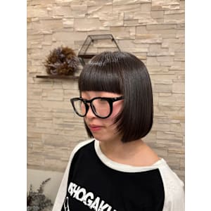 顔まわりレイヤーボブ