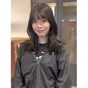 20代 くびれヘア 顔周りカット 韓国風巻き 透明感 艶髪