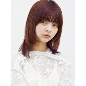顔まわりレイヤー／チェリーレッド/ハッシュカット 