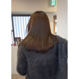 春にも人気なまろやかオリーブブラウン【下石　怜子】