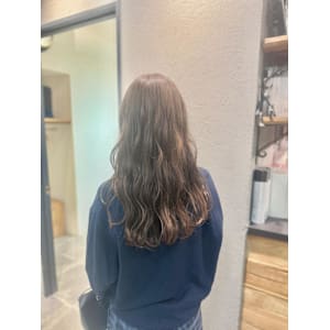 ミルクティーベージュ