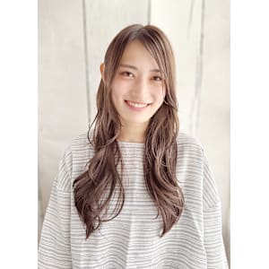 斜めバング/巻き髪/ナチュラルブラウン/ゆるふわロング