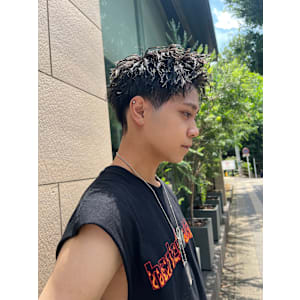 綿貫航太◎短髪パーマ/スパイキーショート/アップバング