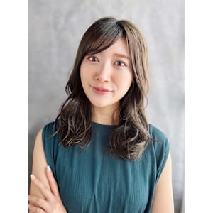 ハニーベージュ/斜めバング/ゆるふわ巻き