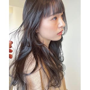 透明感グレージュ × ナチュラルレイヤー