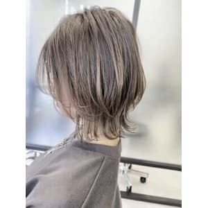 ハイライトがお洒落なネオウルフ　ウルフカット