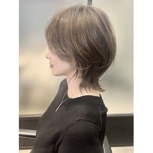 くびレイヤーウルフひし形小顔　ウルフカット