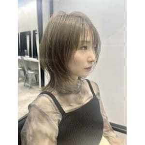 ノンスタイリングでも小顔に見えるネオウルフ　ウルフカット