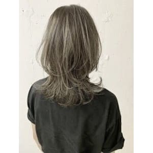 小顔ミディアムウルフ×ハイライトボブウルフ　ウルフカット