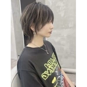 くびれが可愛いウルフカット　ウルフ　ネオウルフ