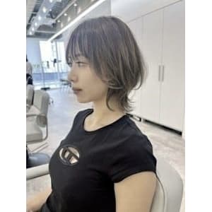 小顔ミディアムネオウルフ　ウルフカット