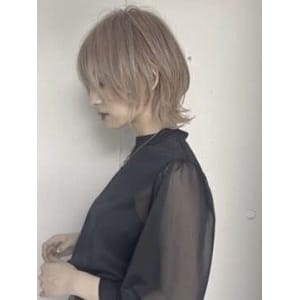 横顔も可愛いハイトーンウルフ　ボブウルフ　ウルフカット