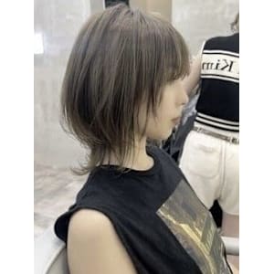 横顔も素敵なネオウルフ　ウルフカット　ウルフ　ショートカット