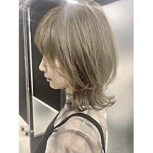 横顔も可愛いボブウルフ　ウルフカット