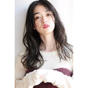 ナチュラルウェーブロング/センターパート/前髪パーマ/暗髪