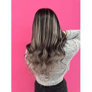 黒髪から一気に垢抜け！エクステバレイヤージュstyle！