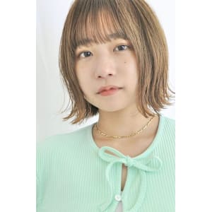 シンプルボブ/外ハネ/小顔バング/透明感ベージュ 