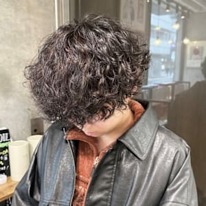 プードルパーマ×赤ハイライト