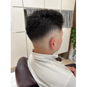 パーマ×スキンフェード