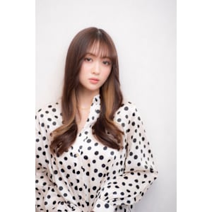 透明感ブラウンのナチュラルインナーカラー