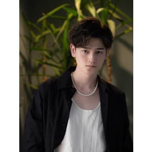 最旬モテ髪の重ためセンタ―パートヘア