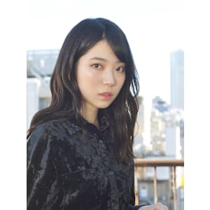 艶で惹きつける黒髪スタイル