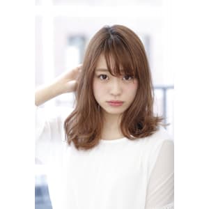 イルミナカラーのヌードで作るナチュラル艶くびれミディ