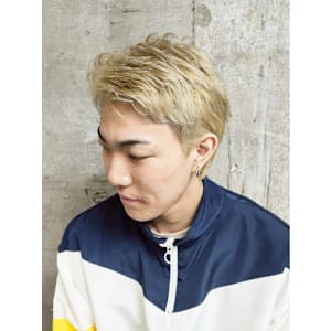 メンズ　刈り上げなし　ショート　ハイトーン　ブリーチ　カット