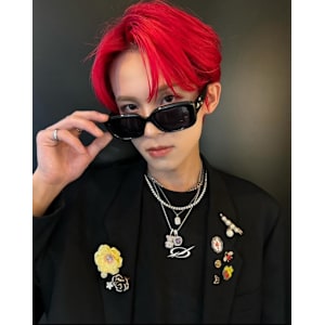 ビビッドレッドセンターパート（Atsuya）