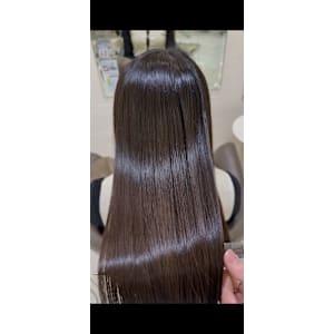 【朝は櫛を通すだけ】一番楽なヘアケア