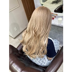 ホワイトベージュ - GLADGE池袋/ダブルカラー/ブリーチ【グラッジイケブクロダブルカラーブリーチ】掲載中