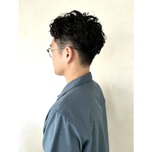 【メンズニュアンスパーマ・アップバング刈り上げショート】