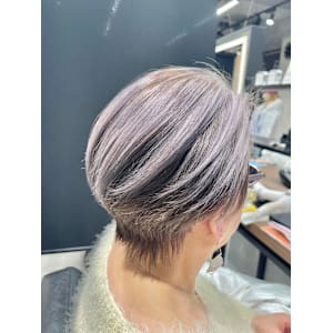 アンブレラカラー、ラベンダー、シルバー、丸みショートボブ - Aco【アコ】掲載中
