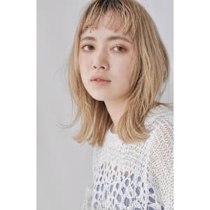 透明感ベージュ　ブロンドくびれミディ 