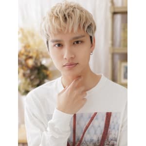 ブリーチデザイン波打ちパーマ金髪マッシュ　フェザーショート - COVER HAIR & SPA bliss【カバーヘア アンド スパ ブリス】浦和/浦和西口店【カバー ヘア アンド スパ ブリス ウラワ ウラワニシグチテン】掲載中