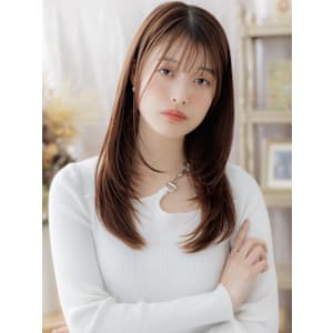 ミルクティーカラー顔回りレイヤーストレート　細めハイライト