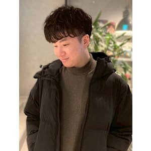 スパイラルパーマ ツーブロック 刈り上げ 20代30代 束感