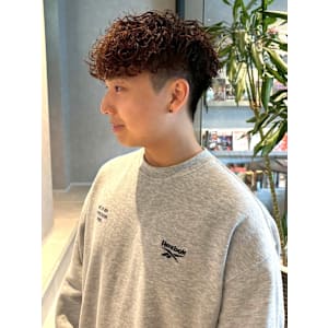 ツイストスパイラルパーマ ツーブロック ブラウン マッシュ