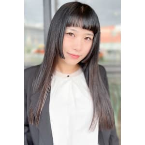 クラシックでシックなストレートヘア ・姫カット